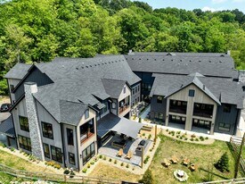 4060 Walton Creek Rd in Cincinnati, OH - Building Photo