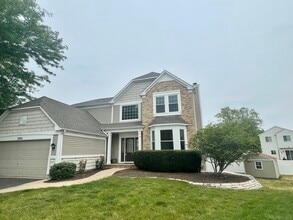 2205 Clipper Ct in Elgin, IL - Building Photo - Building Photo