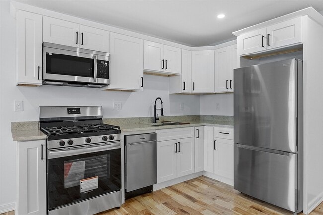 382 West Main Street in Groton, MA - Building Photo - Building Photo