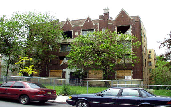 Crossroads Apartments in East Orange, NJ - Building Photo