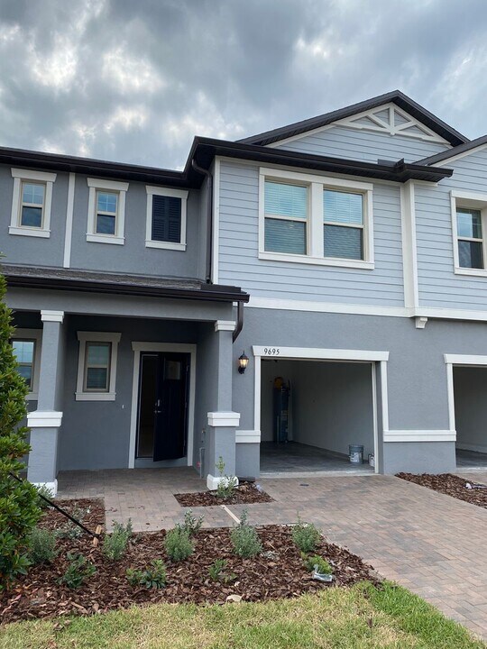 9695 Ashworth Pl in Land O Lakes, FL - Building Photo