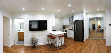 12118 Ramona Ave, Unit C in Hawthorne, CA - Building Photo - Building Photo