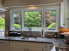 135 Old Stone Hill Rd in Pound Ridge, NY - Building Photo