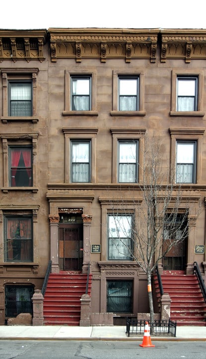 157 W 126th St in New York, NY - Building Photo