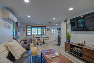 7 Sunset Rd in Raymond, ME - Building Photo - Building Photo