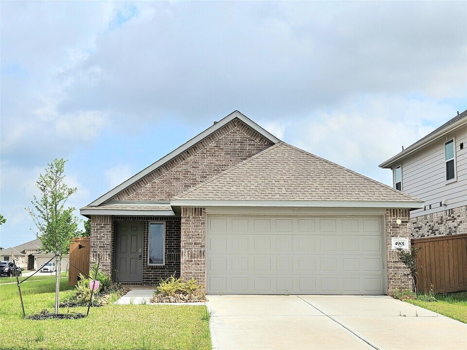 4901 Pismo Ray Dr in Katy, TX - Building Photo