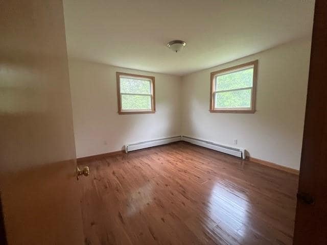 480 Oliphant Ln in Middletown, RI - Building Photo - Building Photo