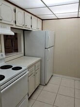 14201 N Kendall Dr in Miami, FL - Building Photo - Building Photo