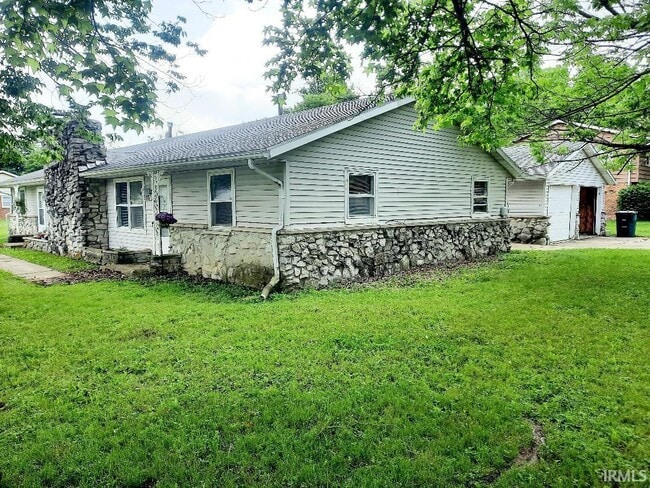 property at 3007 W Cypress Dr