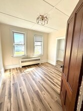 27 Oscar St in Holyoke, MA - Building Photo - Building Photo