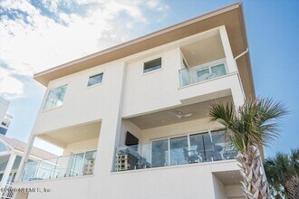 114 12th Ave S in Jacksonville Beach, FL - Building Photo - Building Photo