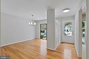 1644 Wainwright Dr in Reston, VA - Building Photo