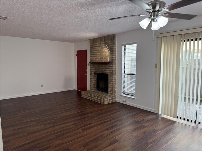 12900 Hymeadow Dr in Austin, TX - Building Photo - Building Photo