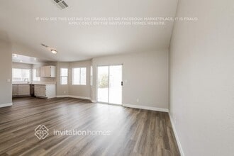 5823 Berry Hill Ln in North Las Vegas, NV - Building Photo - Building Photo