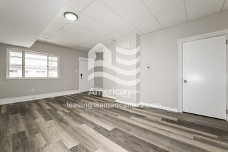 1009 Woods Run Ave in Pittsburgh, PA - Building Photo - Building Photo