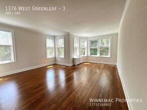 1376 W Greenleaf Ave in Chicago, IL - Building Photo - Building Photo