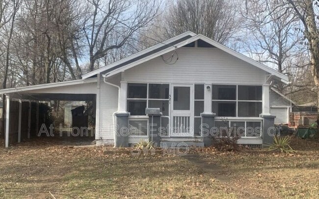 property at 521 S Warren Ave