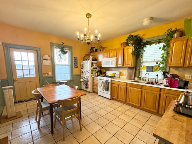 16 Fisher Ave, Unit 3 in Boston, MA - Building Photo - Building Photo