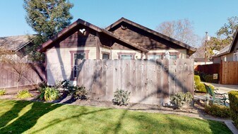 1317 Myrtle St, Unit #2 in Turlock, CA - Building Photo