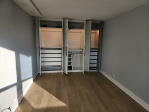 1560 N Sandburg Terrace in Chicago, IL - Building Photo - Building Photo