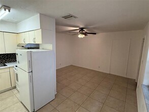 4649 Bougainvilla Dr in Lauderdale-by-the-Sea, FL - Building Photo - Building Photo