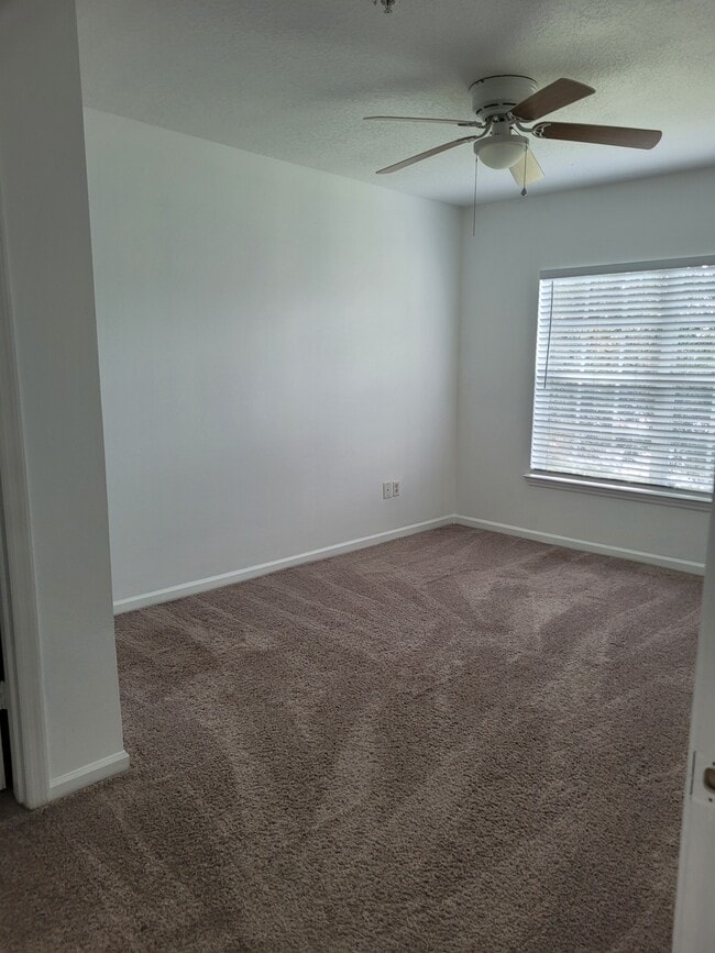 property at 712 Crest Pines Dr