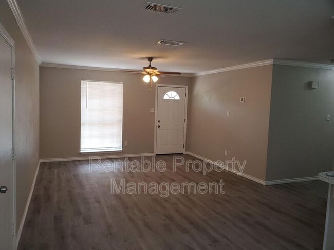 325 Boulder Ct in Burleson, TX - Building Photo - Building Photo