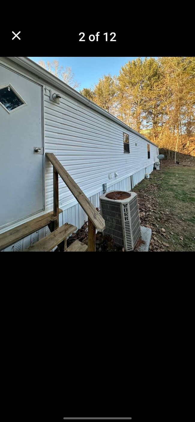 183 Honaker Dr in Bristol, TN - Building Photo - Building Photo