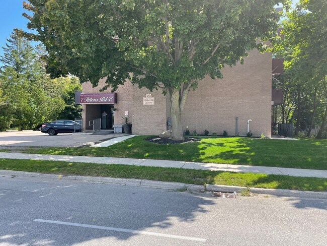 7 Fittons Rd E in Orillia, ON - Building Photo - Building Photo
