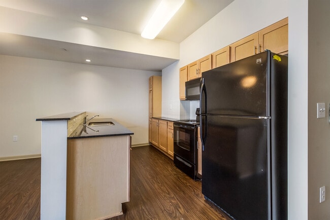 Strathmore Apartments in Detroit, MI - Building Photo - Building Photo