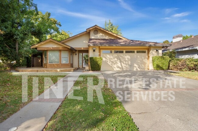 property at 1912 Oak Bluff Way