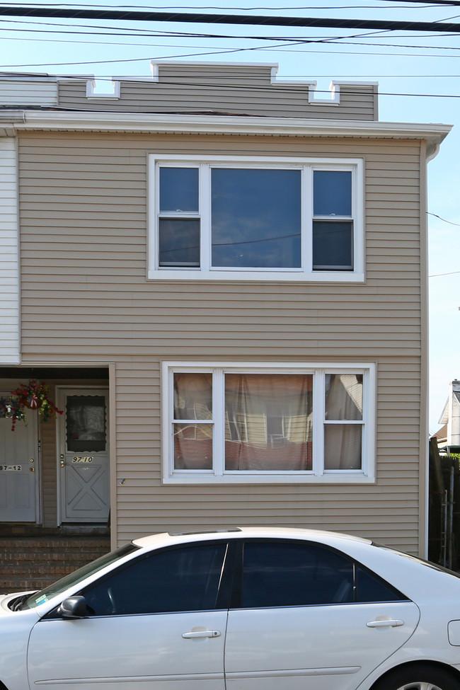 9710 97th Ave in Ozone Park, NY - Building Photo - Building Photo