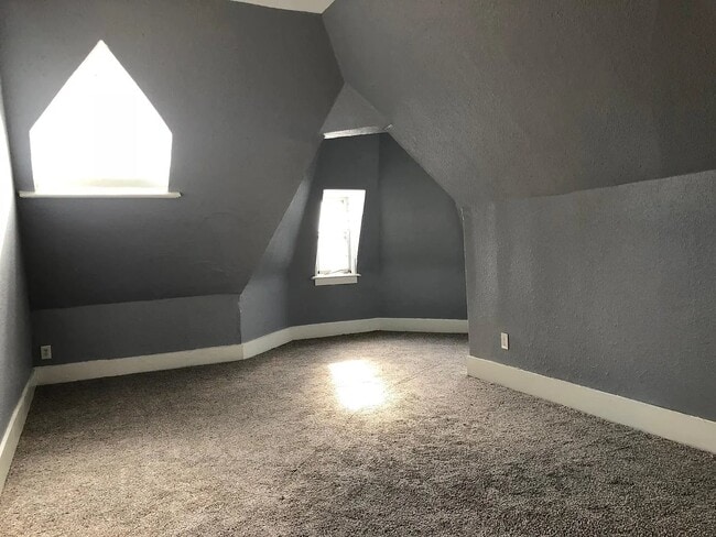 1741 N Farwell Ave in Milwaukee, WI - Building Photo - Building Photo