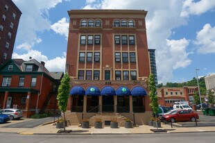 Dakota in Pittsburgh, PA - Building Photo