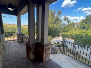 543 Drury Ln in Austin, TX - Building Photo - Building Photo