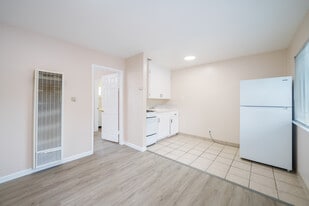 Sandpiper Apartments in Walnut Creek, CA - Building Photo