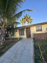 28021 SW 142nd Ct in Homestead, FL - Building Photo