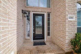 14203 Marina Bay Ln in Sugar Land, TX - Building Photo - Building Photo