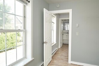 73 E Main St, Unit 3 in Beacon, NY - Building Photo - Building Photo