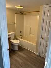 6 Cross St, Unit Cross st #3 in Nashua, NH - Building Photo - Building Photo