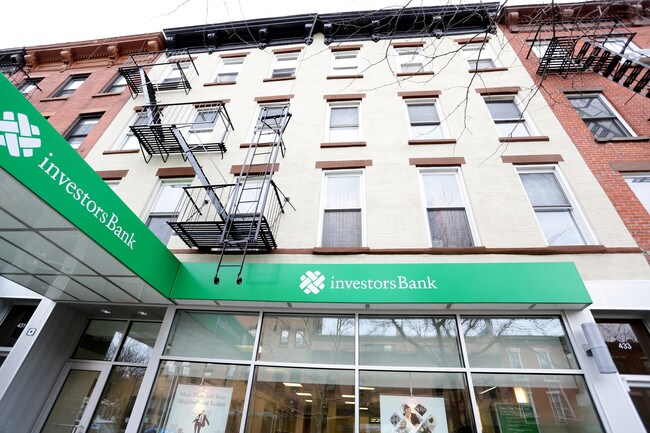431-433 Court St in Brooklyn, NY - Foto de edificio - Building Photo