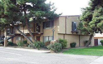 Vista Del Loma in Fresno, CA - Building Photo - Building Photo