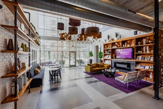 Albion at Morrow Park in Pittsburgh, PA - Foto de edificio - Lobby