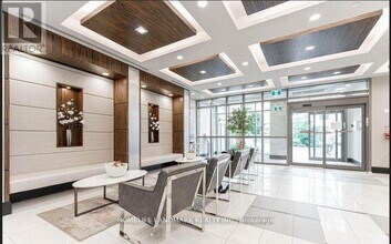 349 Rathburn Rd W in Mississauga, ON - Building Photo - Building Photo