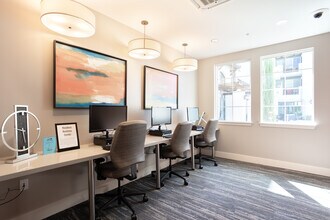 Deer Creek Apartments in San Ramon, CA - Building Photo - Interior Photo