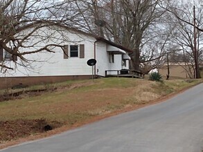 62 Lick Creek Rd in Buncombe, IL - Building Photo - Building Photo