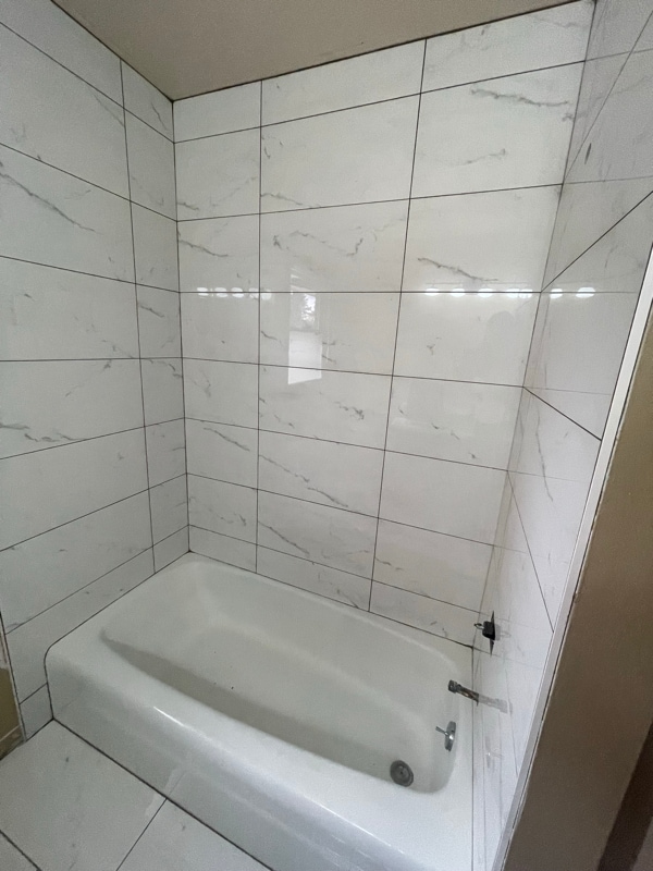 5963 Teakwood Dr in Greendale, WI - Foto de edificio - Building Photo