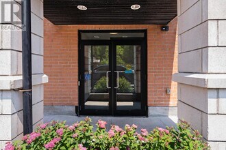 3684 Fallowfield Rd in Ottawa, ON - Building Photo - Building Photo