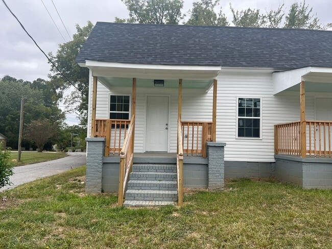 property at 522 Maxwell Ave