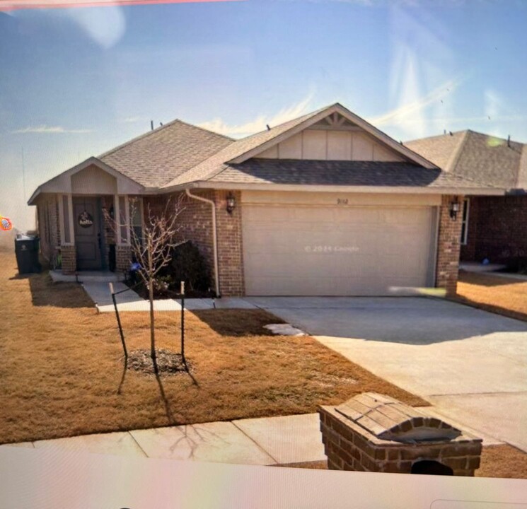 9112 SW 46th St in Oklahoma City, OK - Building Photo